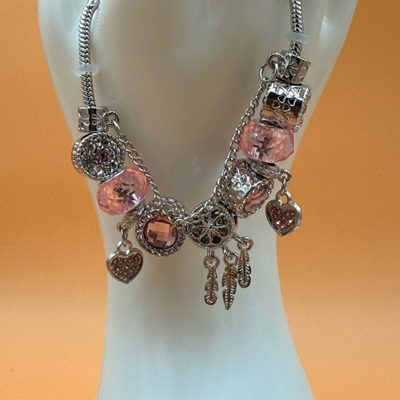 Dreamcatcher Elegant Silver and Pink Charm Bracelet With Hearts and Beads - Picture 4 of 9